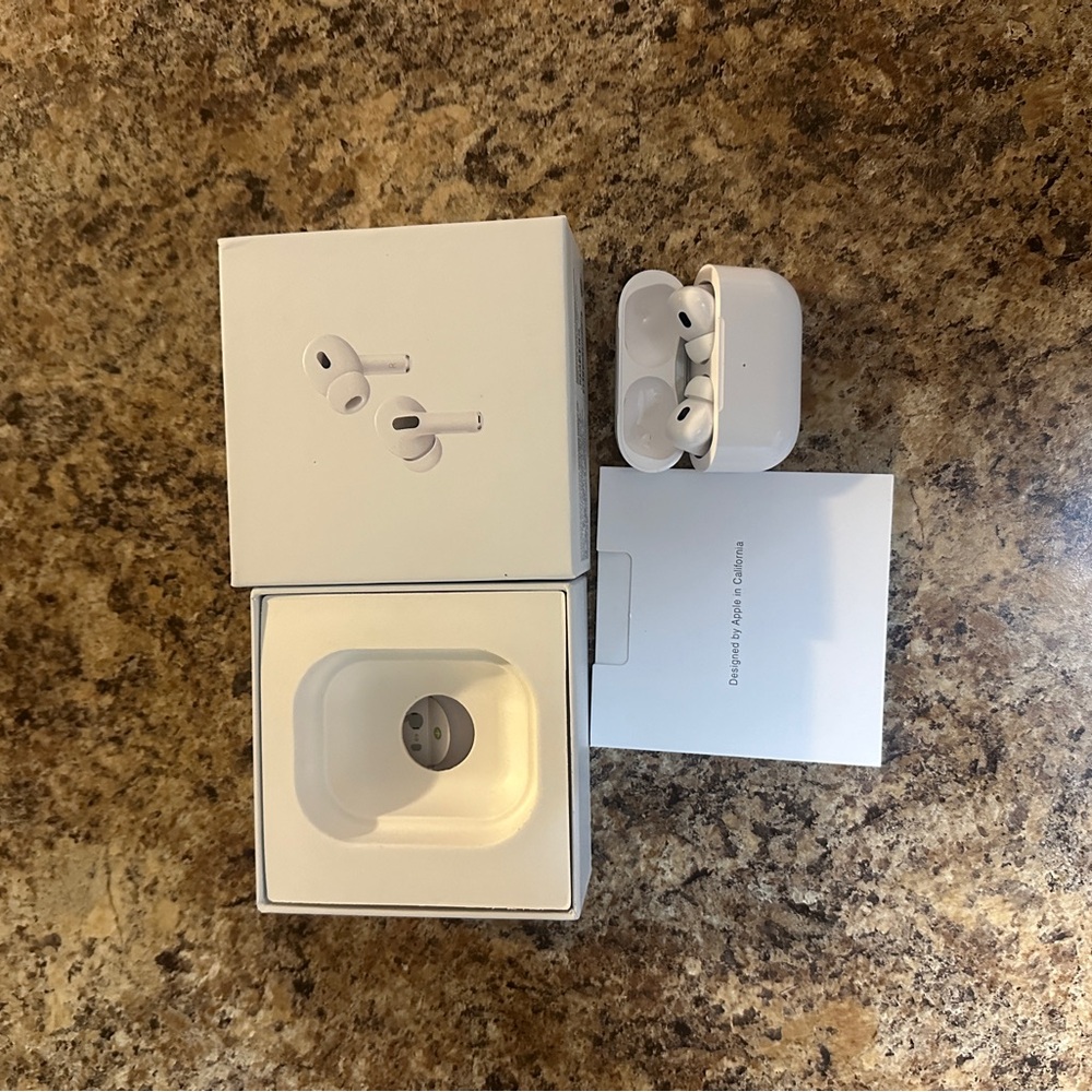 Apple AirPods Pro 2nd Wireless Bluetooth Earbuds & MagSafe Charging(READ DESC)